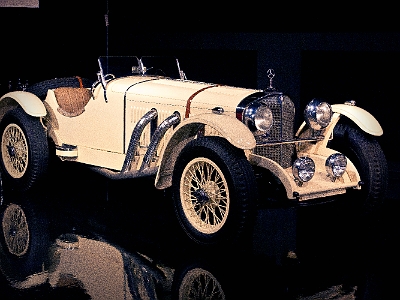 P1040933  Mercedes Museum, St. Louis