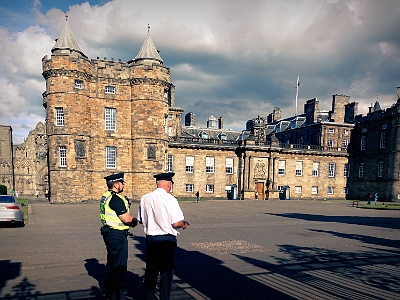 DSC01225  Holyrood Palace, Edinburgh, Scotland : Holyrood Palace, Edinburgh