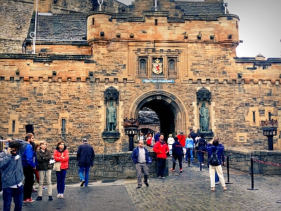 DSC01306  Entrance to Edinburgh Castle