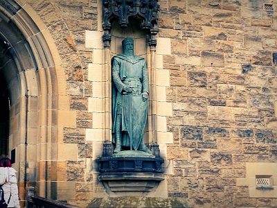 DSC01309  Robert the Bruce at the entrance to Edinburgh Castle