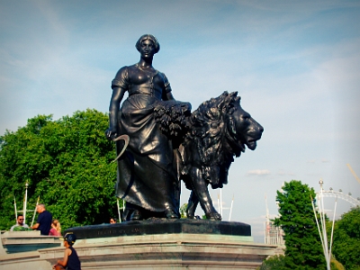 DSC00245  Victoria Memorial,  Buckingham Palace, London