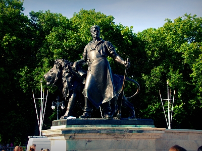 DSC00246  Victoria Memorial,  Buckingham Palace, London