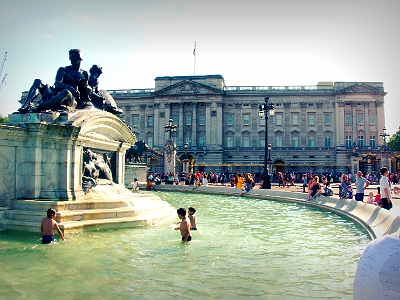 DSC00260  Victoria Memorial,  Buckingham Palace, London